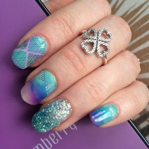 *BUNDLE of 4 unique patterned nail wraps*